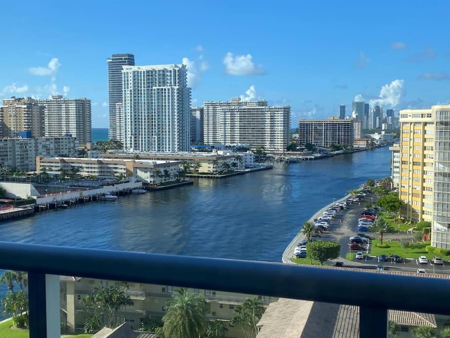 Miami Beach 1B/1B Incredible View Apartment With Kitchen Hallandale Beach Exterior photo